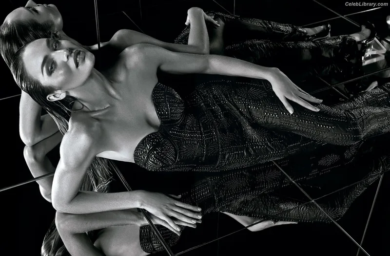 Candice Swanepoel photo 10 of 1944