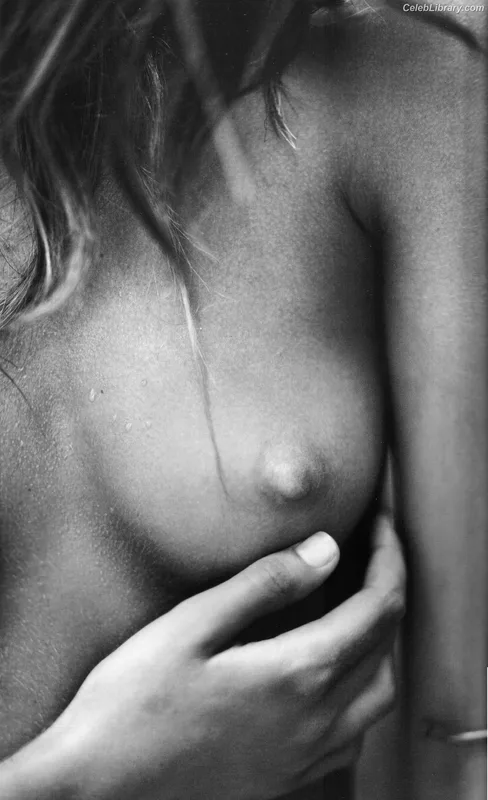 Candice Swanepoel photo 23 of 1944