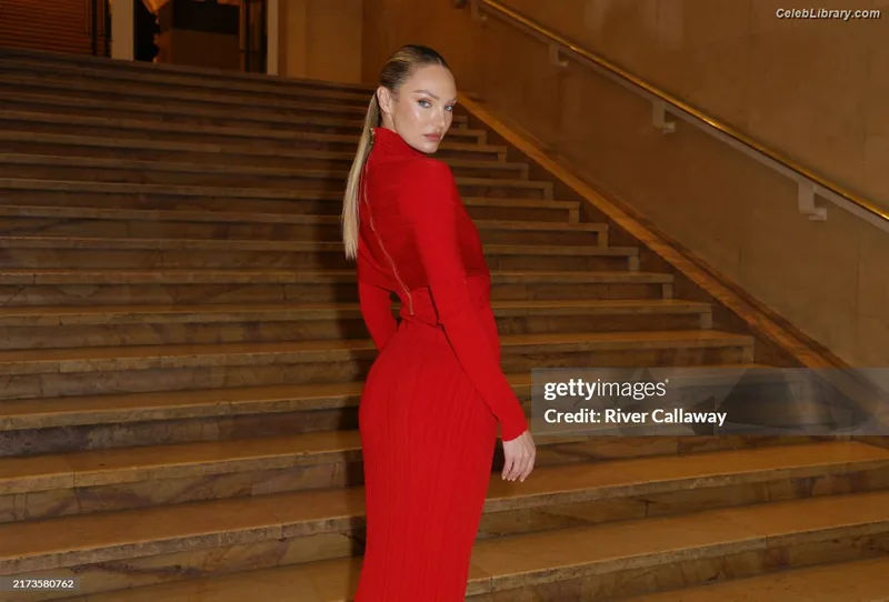 Candice Swanepoel photo 1 of 1944