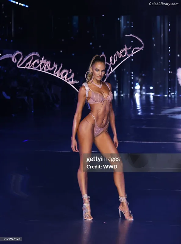 Candice Swanepoel photo 9 of 1944