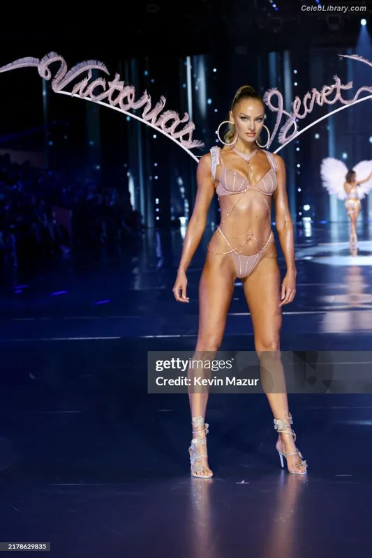 Candice Swanepoel photo 2 of 1944