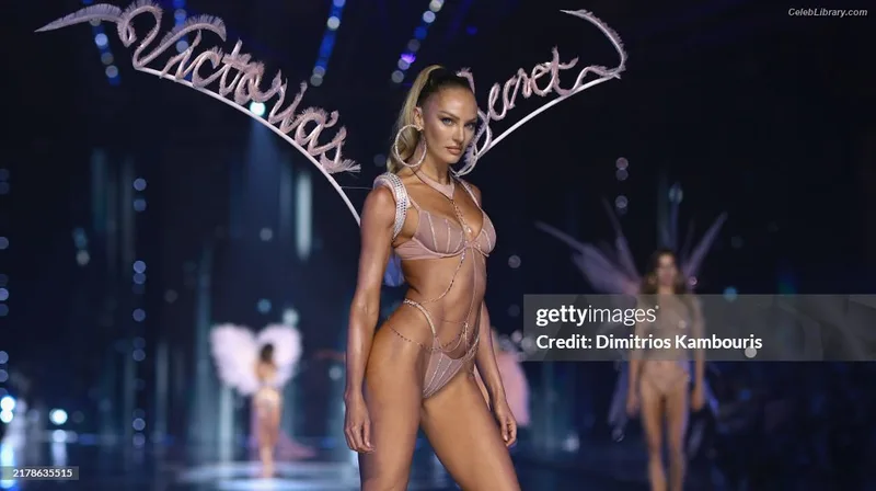 Candice Swanepoel photo 9 of 1944