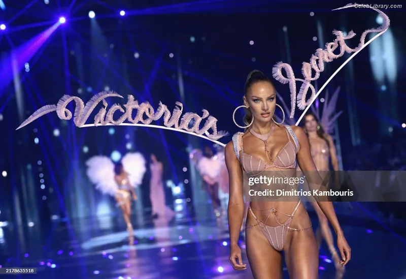Candice Swanepoel photo 12 of 1944