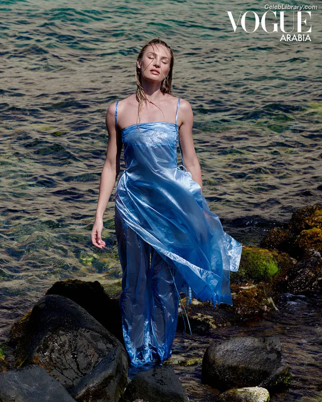 Candice Swanepoel photo 4 of 1944