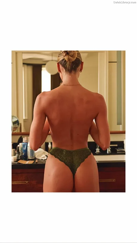 Candice Swanepoel photo 8 of 1944