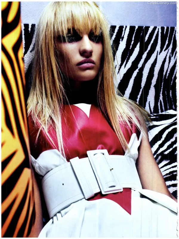 Candice Swanepoel photo 15 of 1944