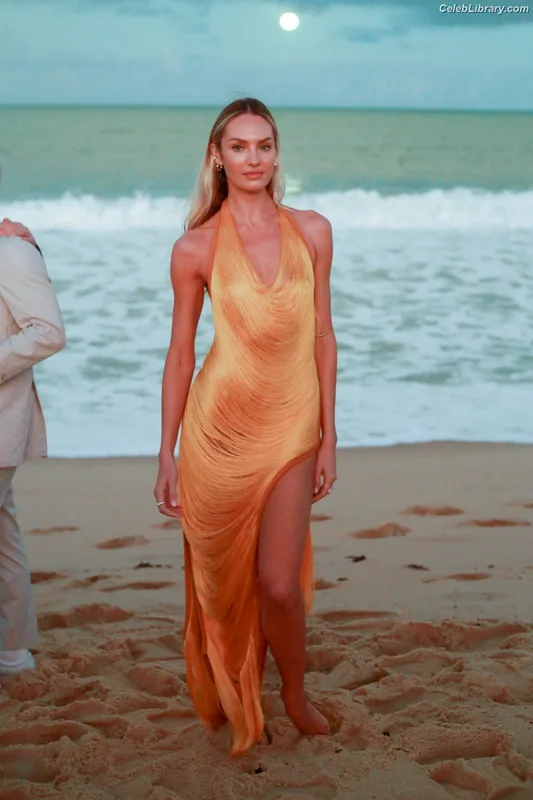 Candice Swanepoel photo 15 of 1944