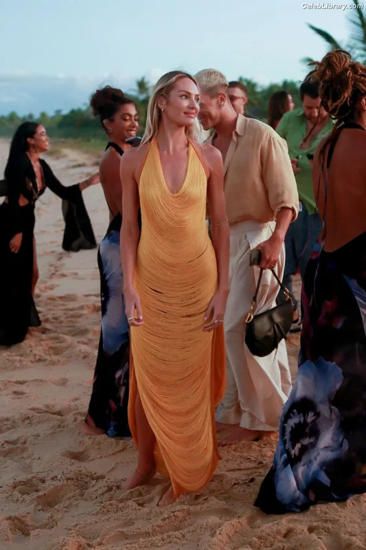 Candice Swanepoel photo 21 of 1944