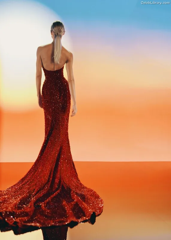 Candice Swanepoel photo 17 of 1944