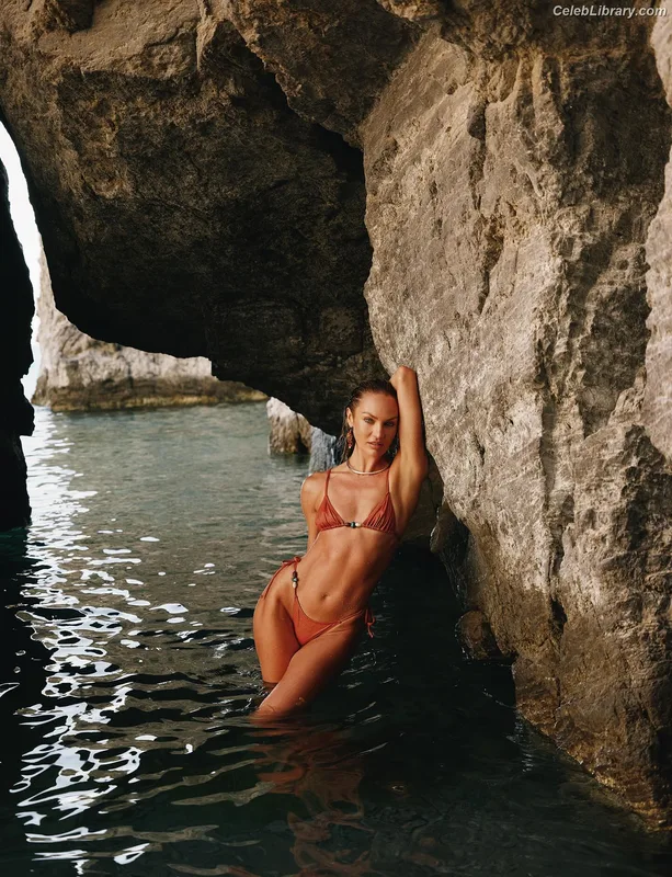 Candice Swanepoel photo 13 of 1944