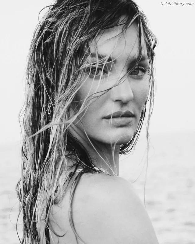 Candice Swanepoel photo 1 of 1944