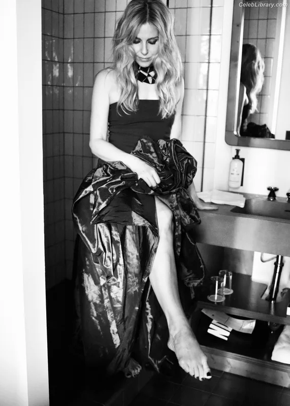 Cara Buono photo 18 of 36