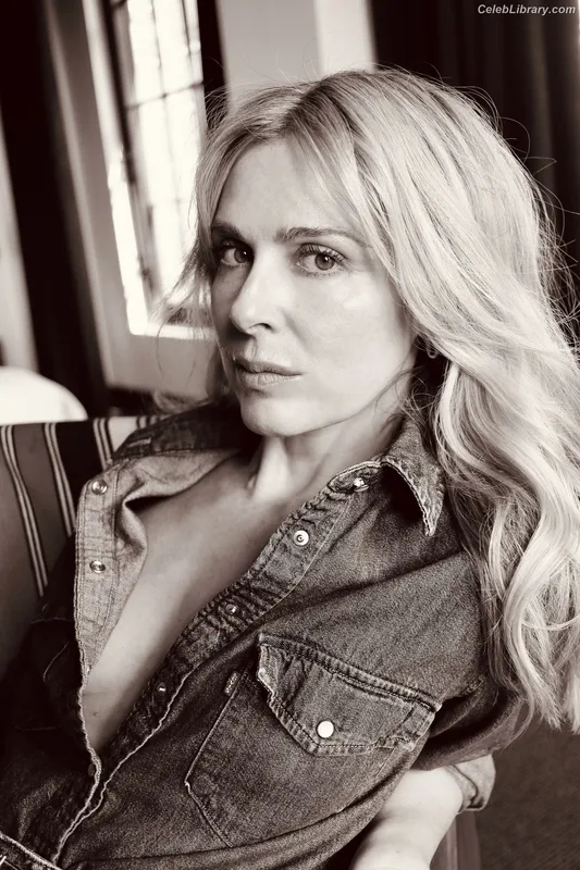 Cara Buono photo 21 of 36