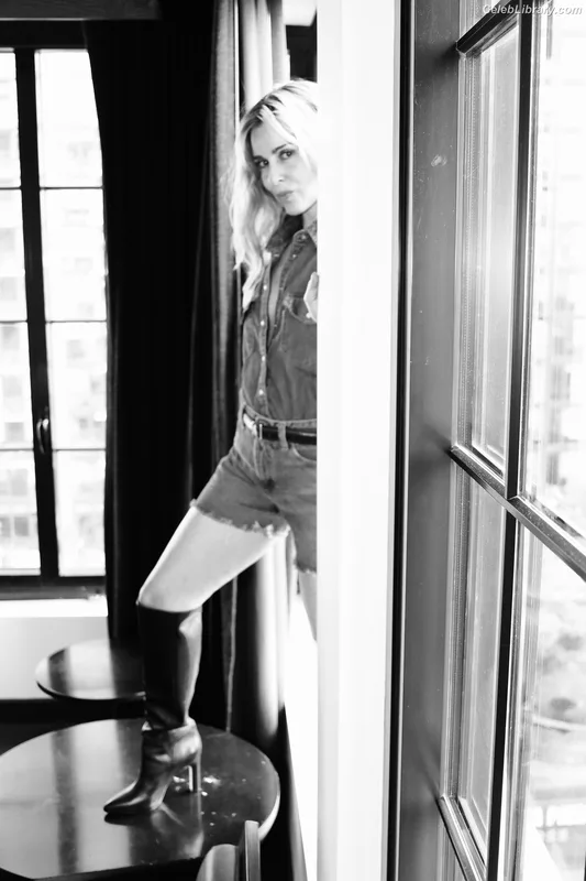 Cara Buono photo 9 of 36