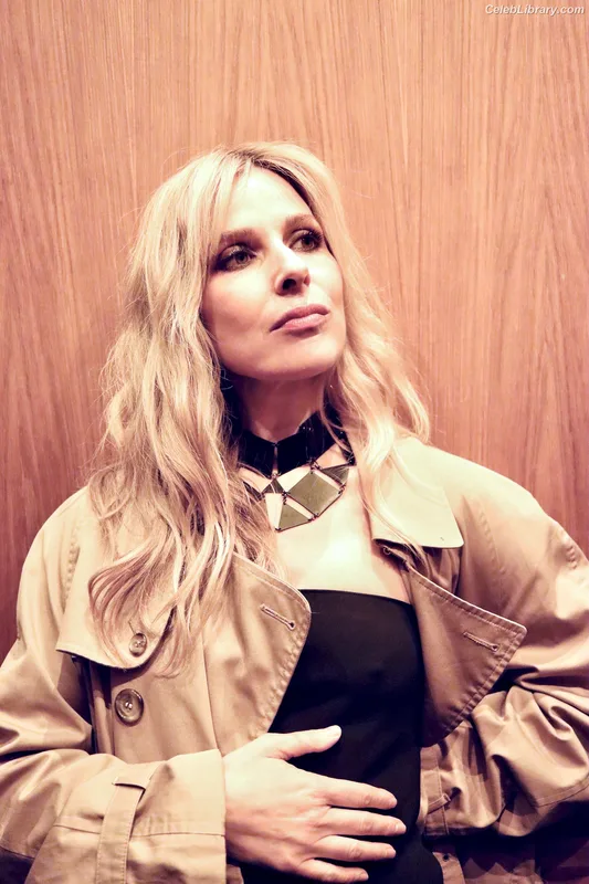 Cara Buono photo 10 of 36