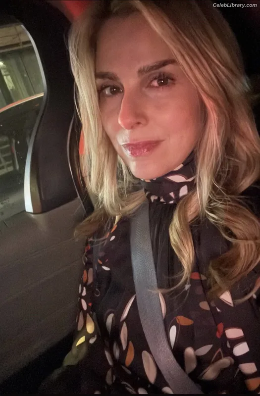 Cara Buono photo 11 of 36