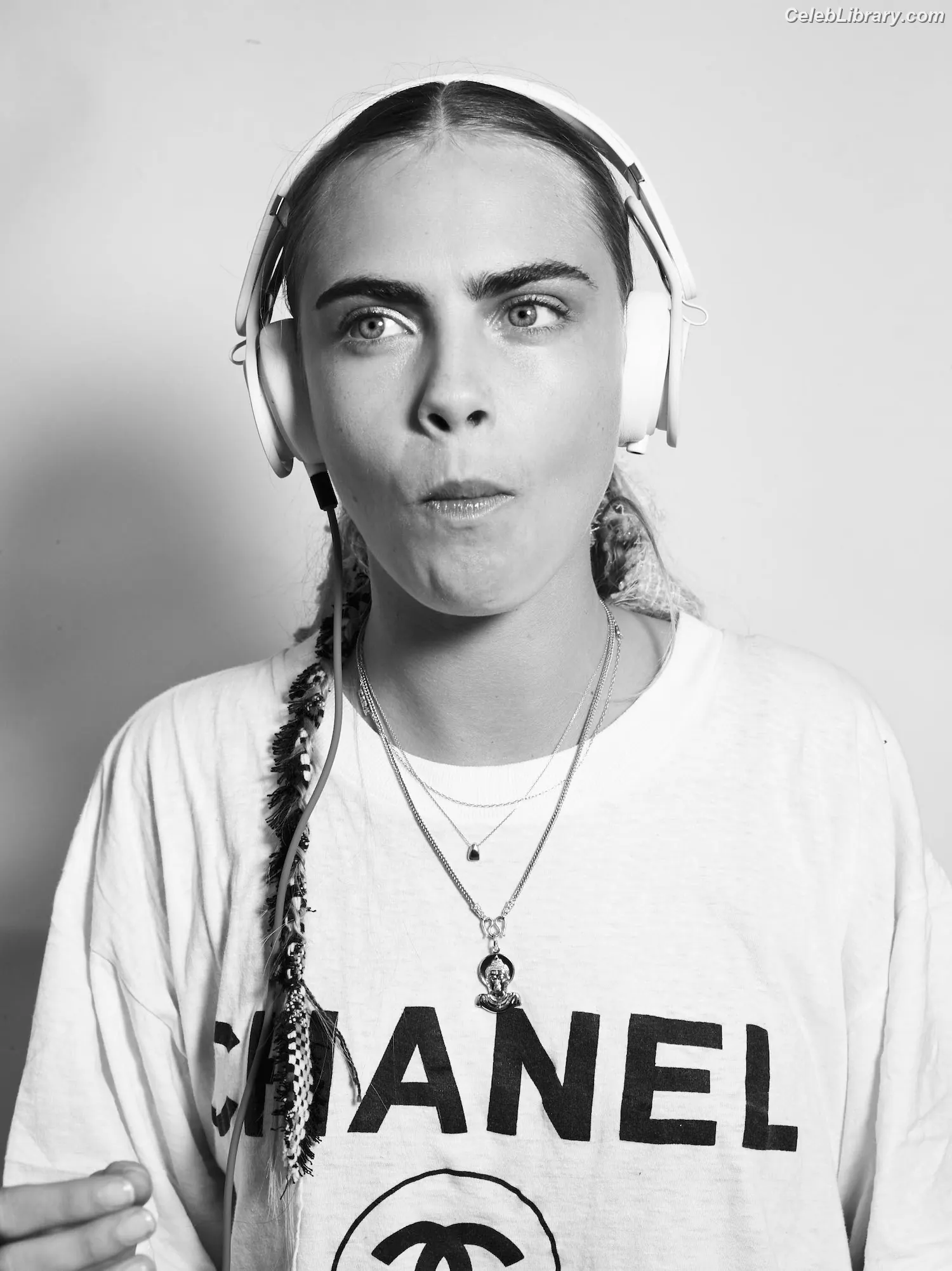 Cara Delevingne photo 8 of 1475