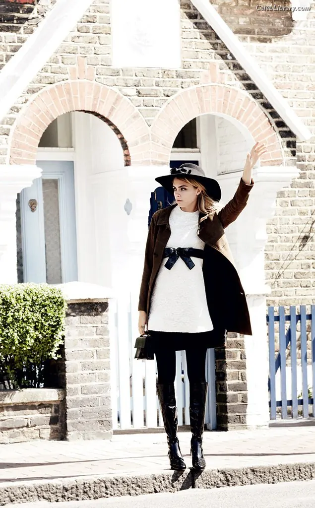 Cara Delevingne photo 8 of 1475