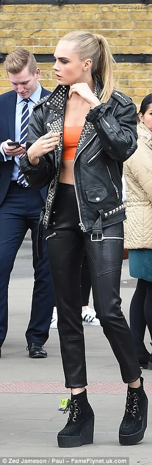 Cara Delevingne photo 2 of 1475