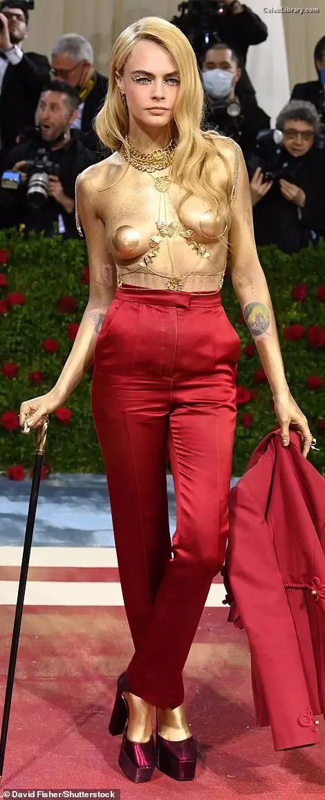 Cara Delevingne photo 13 of 1475