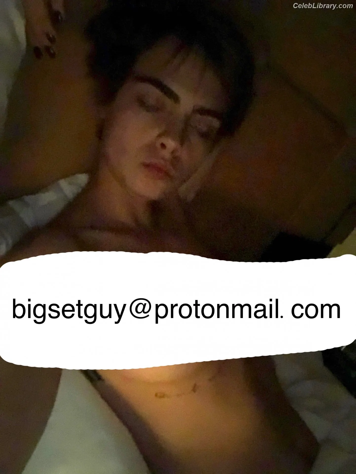 Cara Delevingne photo 24 of 1475