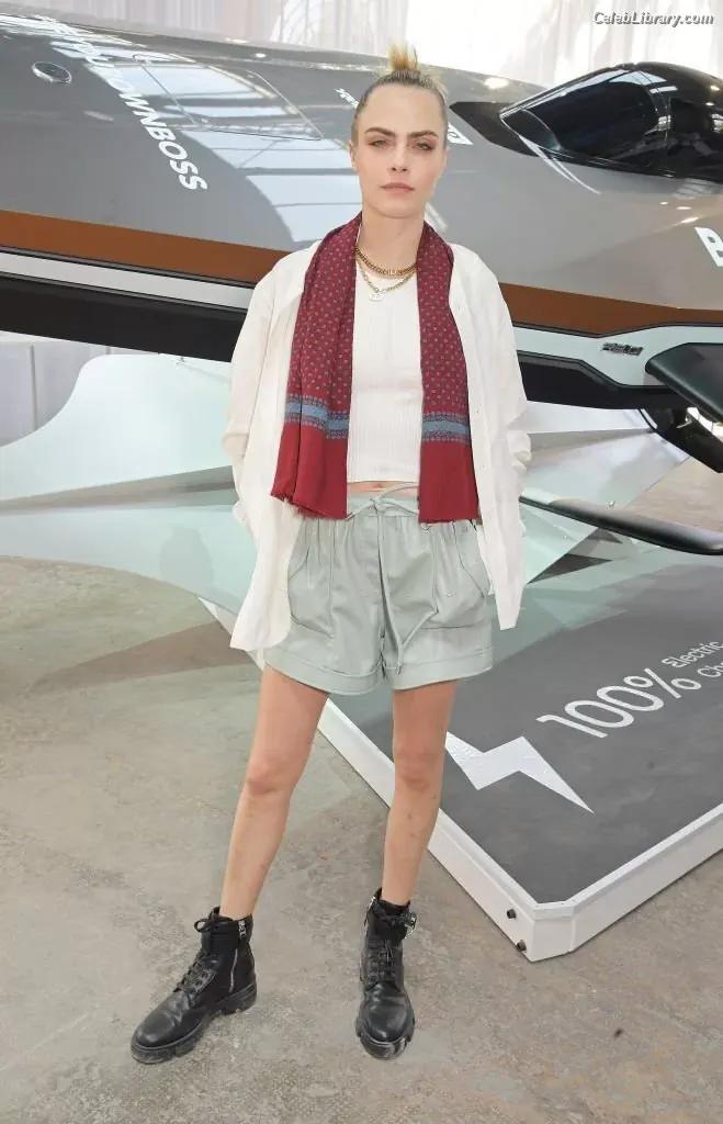 Cara Delevingne photo 15 of 1475