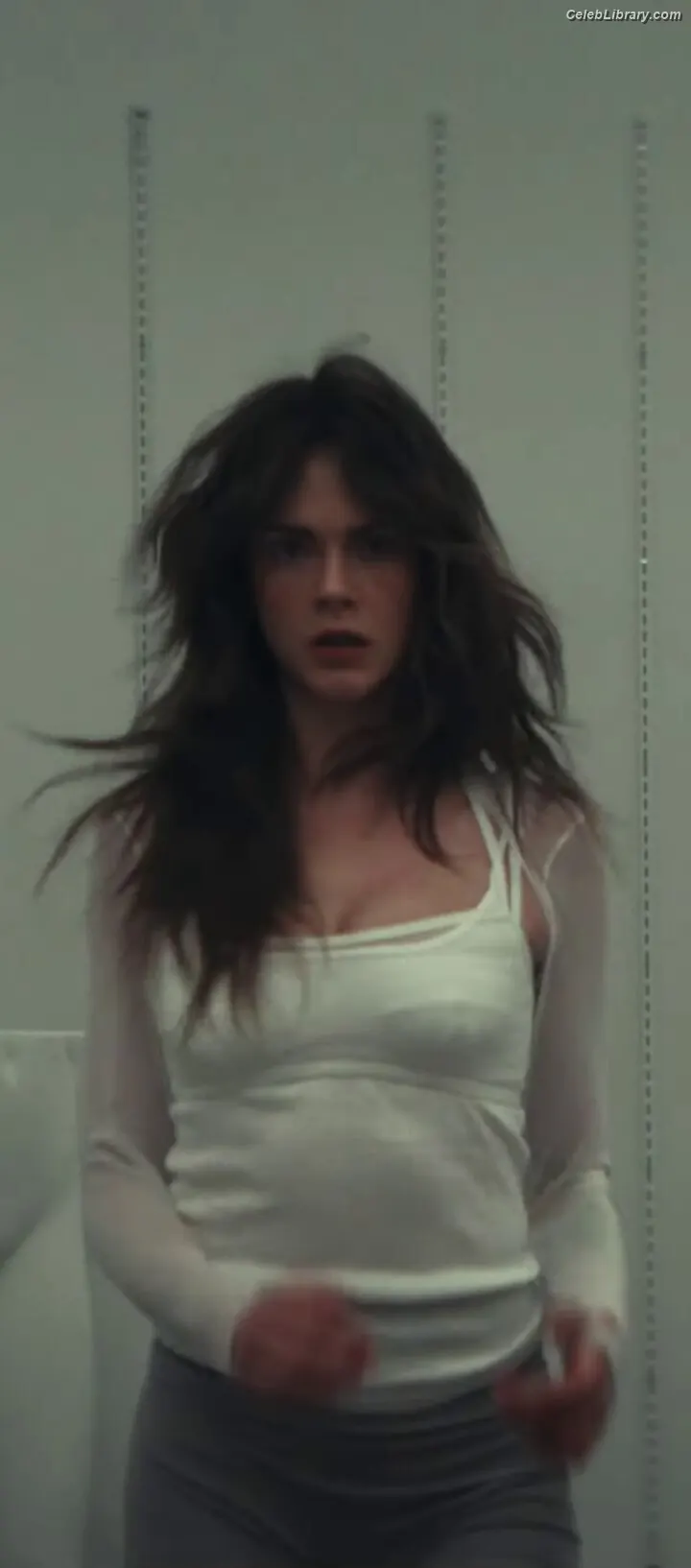 Cara Delevingne photo 16 of 1475