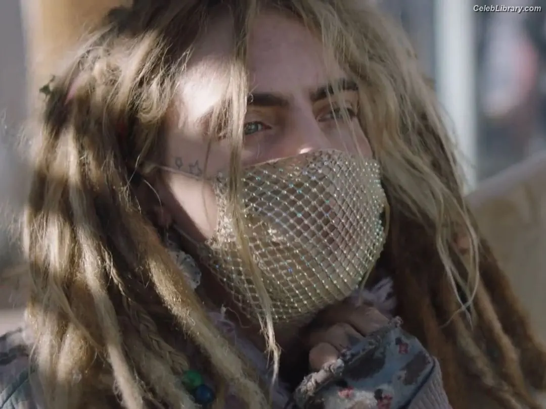 Cara Delevingne photo 2 of 1475
