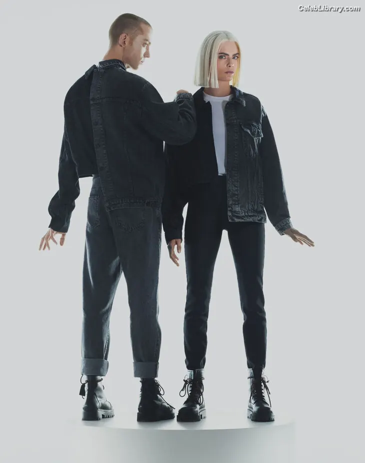 Cara Delevingne photo 19 of 1475