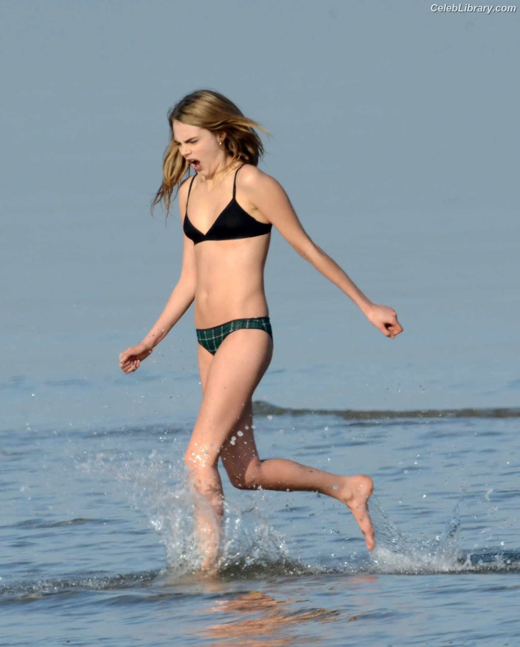 Cara Delevingne photo 1 of 1475