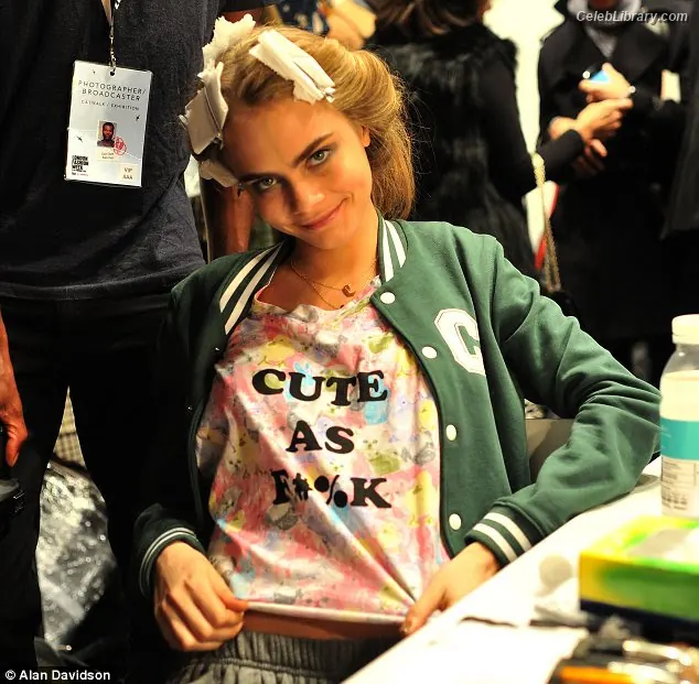 Cara Delevingne photo 1 of 1475