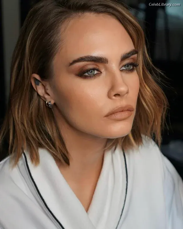 Cara Delevingne photo 16 of 1475
