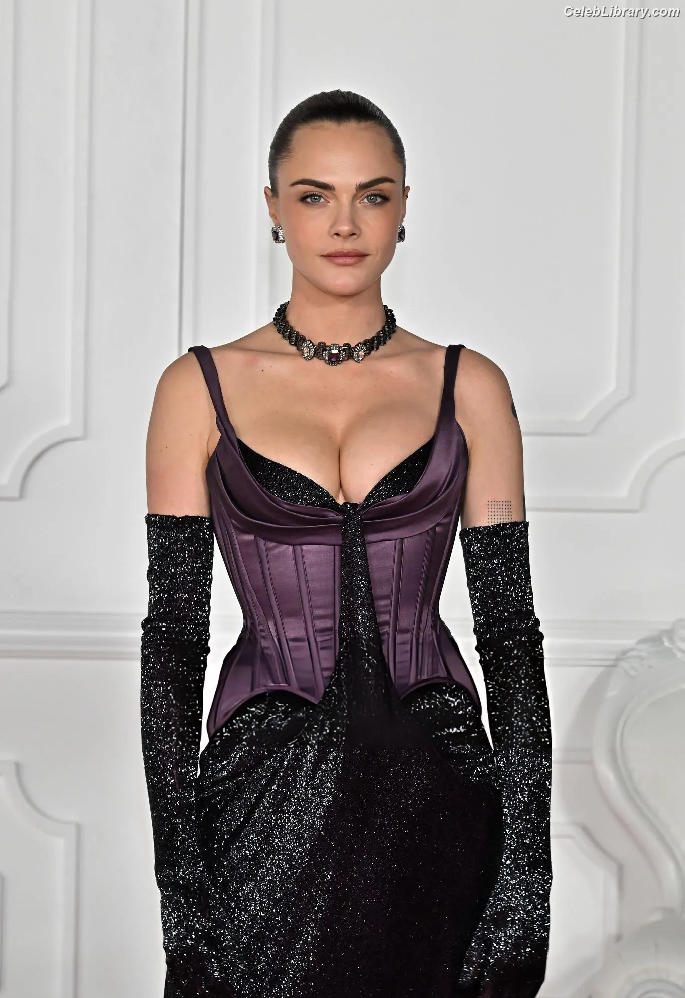 Cara Delevingne photo 2 of 1475