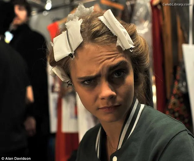 Cara Delevingne photo 8 of 1475