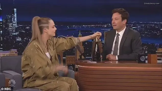 Cara Delevingne photo 3 of 1475