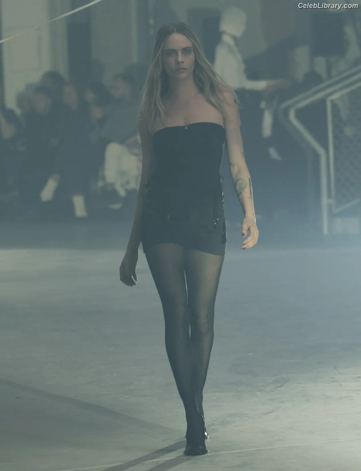 Cara Delevingne photo 1 of 1475