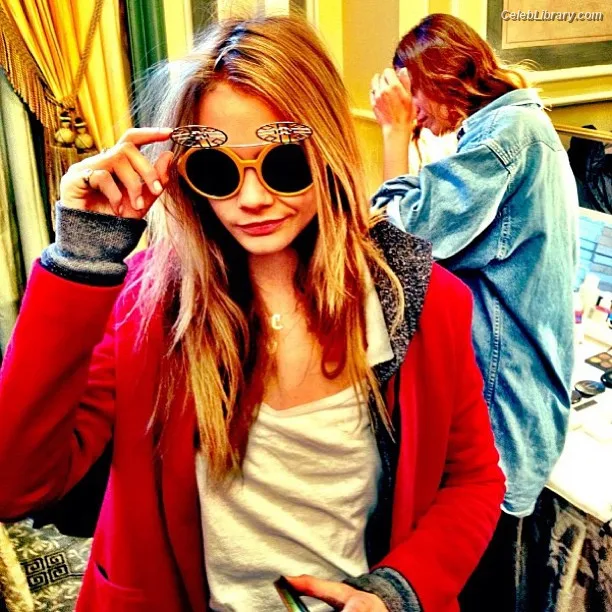 Cara Delevingne photo 23 of 1469