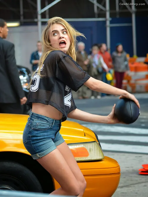 Cara Delevingne photo 24 of 1469