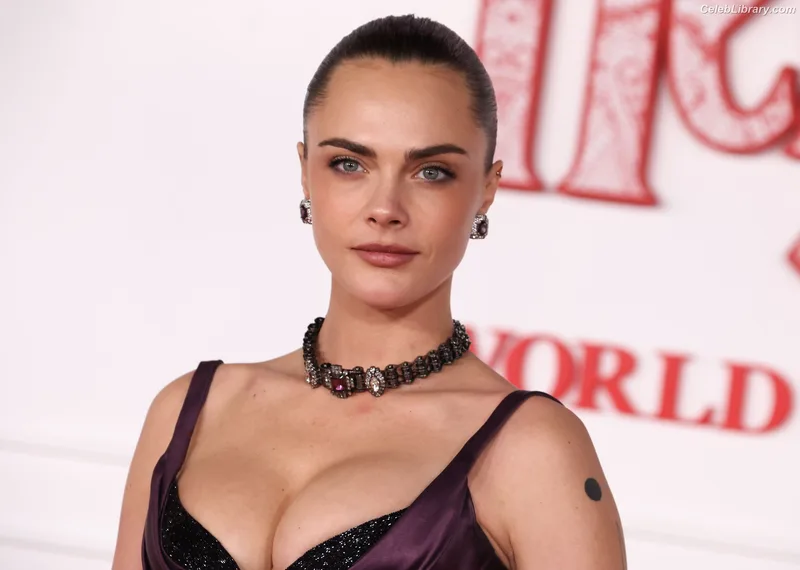 Cara Delevingne photo 18 of 1469
