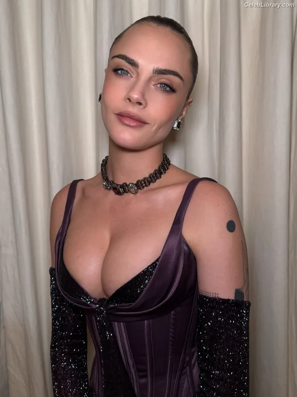 Cara Delevingne photo 19 of 1469