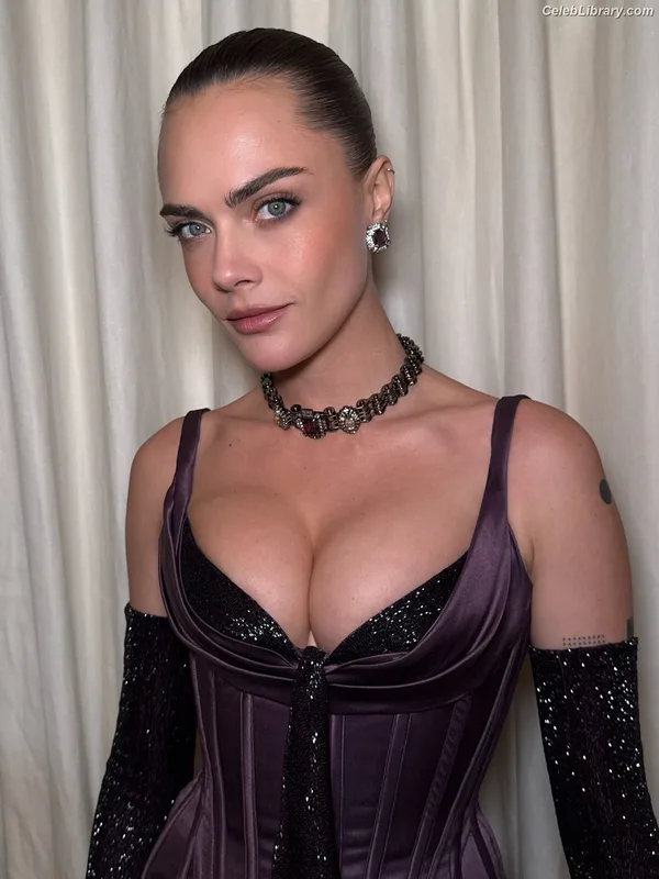 Cara Delevingne photo 20 of 1469