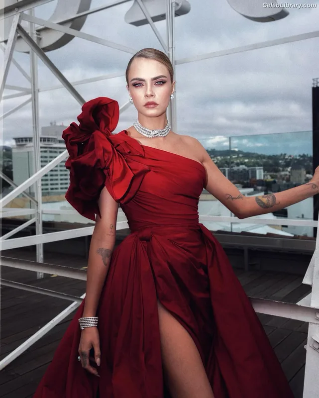 Cara Delevingne photo 21 of 1469