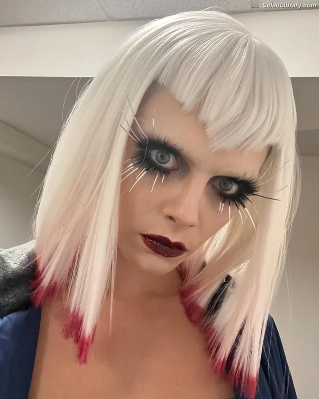 Cara Delevingne photo 1 of 1469