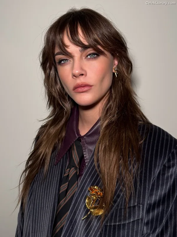 Cara Delevingne photo 2 of 1469