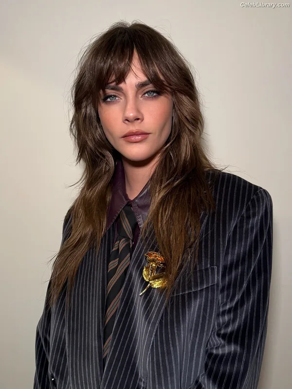 Cara Delevingne photo 4 of 1469