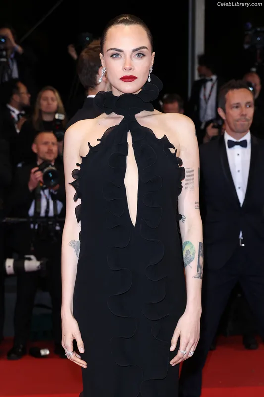 Cara Delevingne photo 5 of 1469