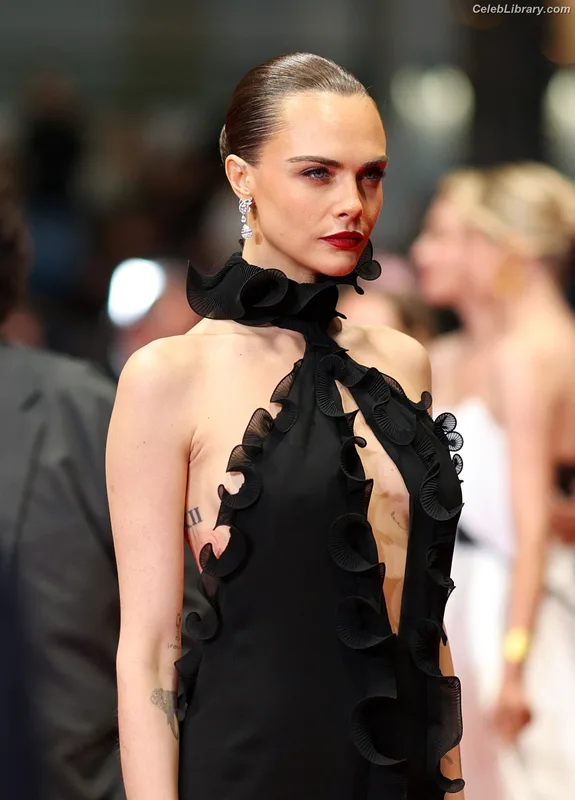 Cara Delevingne photo 6 of 1469