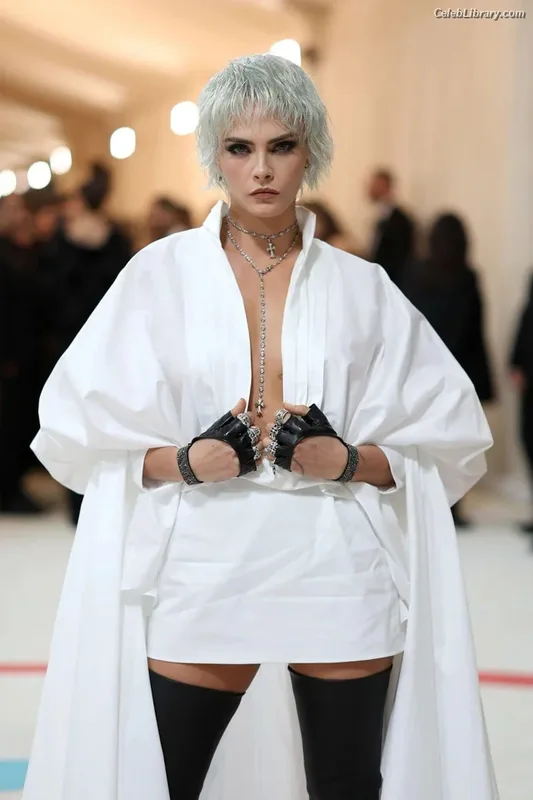 Cara Delevingne photo 12 of 1469