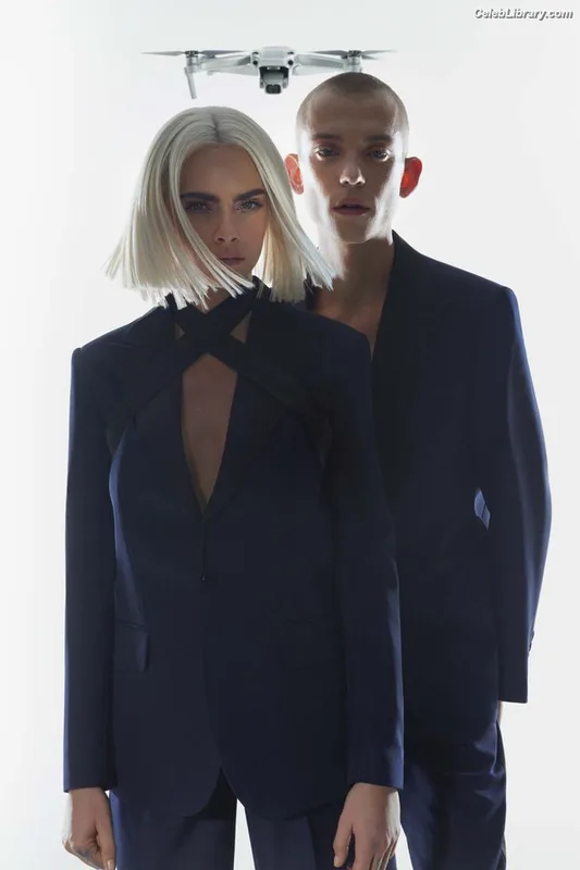 Cara Delevingne photo 13 of 1469