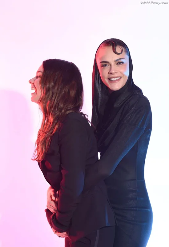 Cara Delevingne photo 15 of 1469